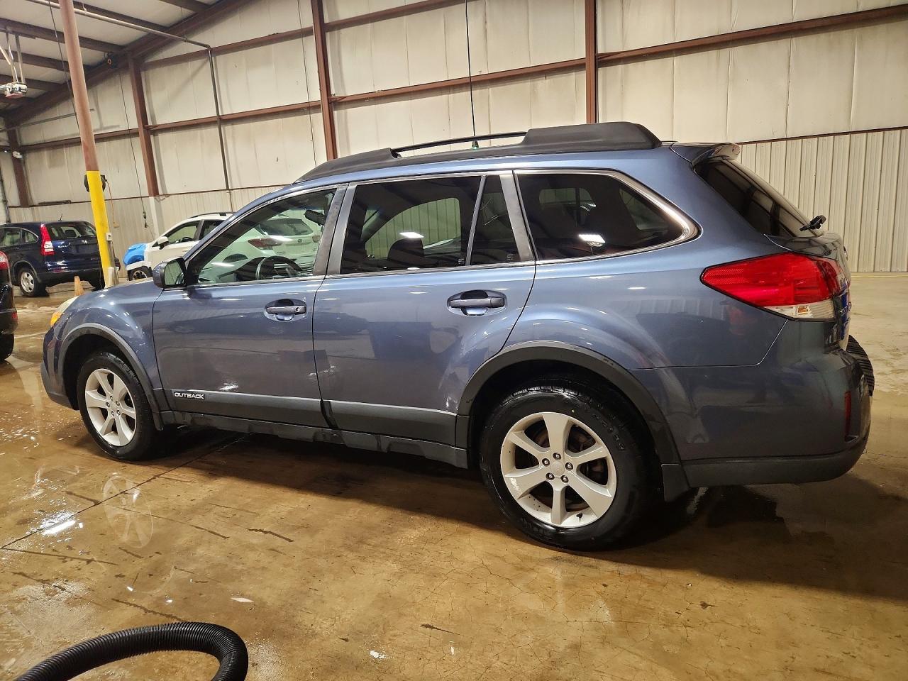 SUBARU OUTBACK 2013 — 3
