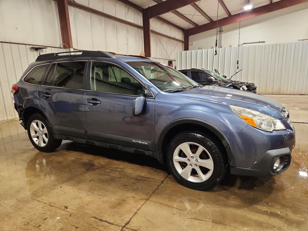 SUBARU OUTBACK 2013 — 5