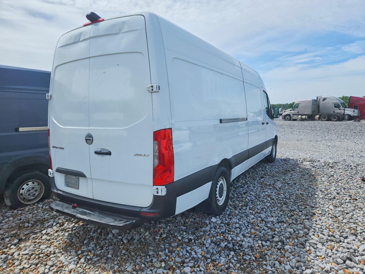 FREIGHTLINER SPRINTER 2021 — 4