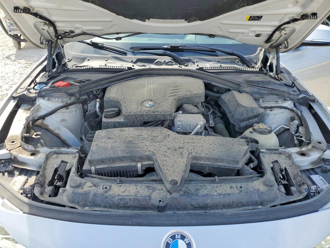 BMW 320 2018 — 12