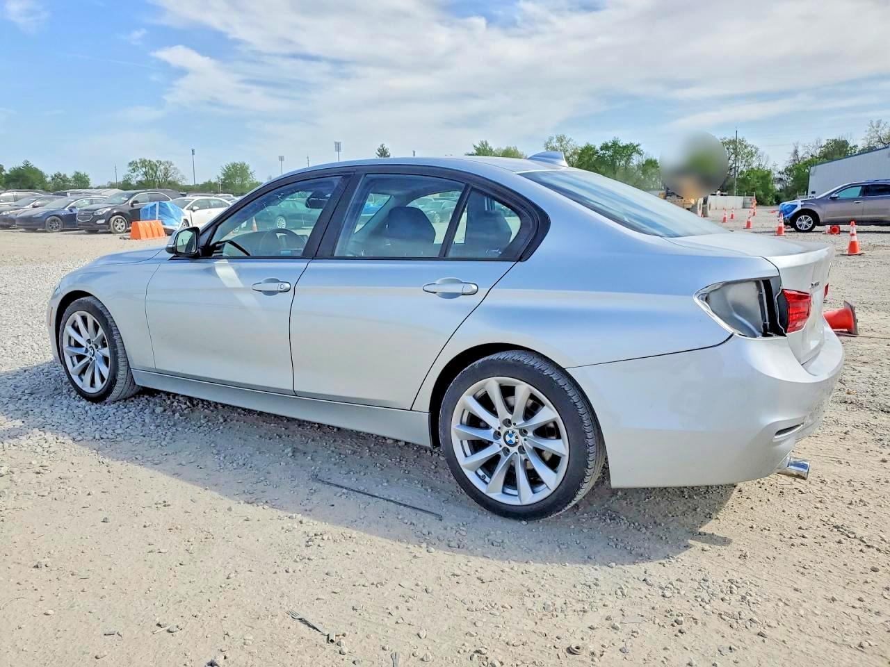 BMW 320 2018 — 3