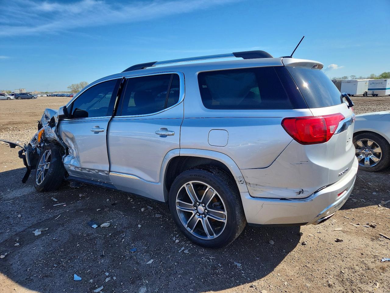 GMC ACADIA 2018 — 3