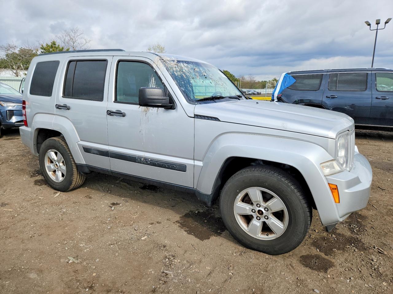 JEEP LIBERTY 2012 — 5