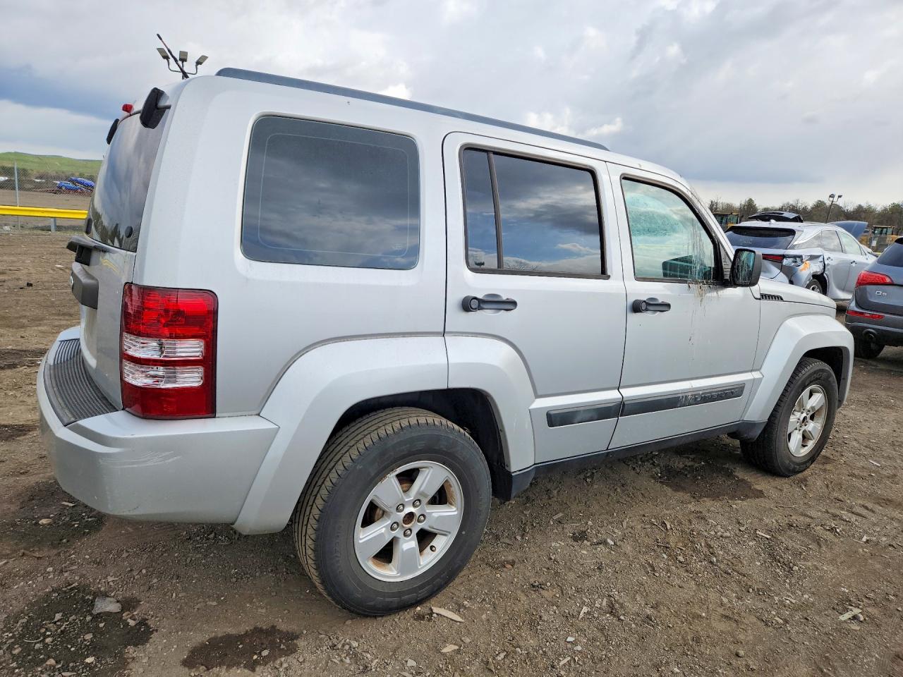 JEEP LIBERTY 2012 — 4