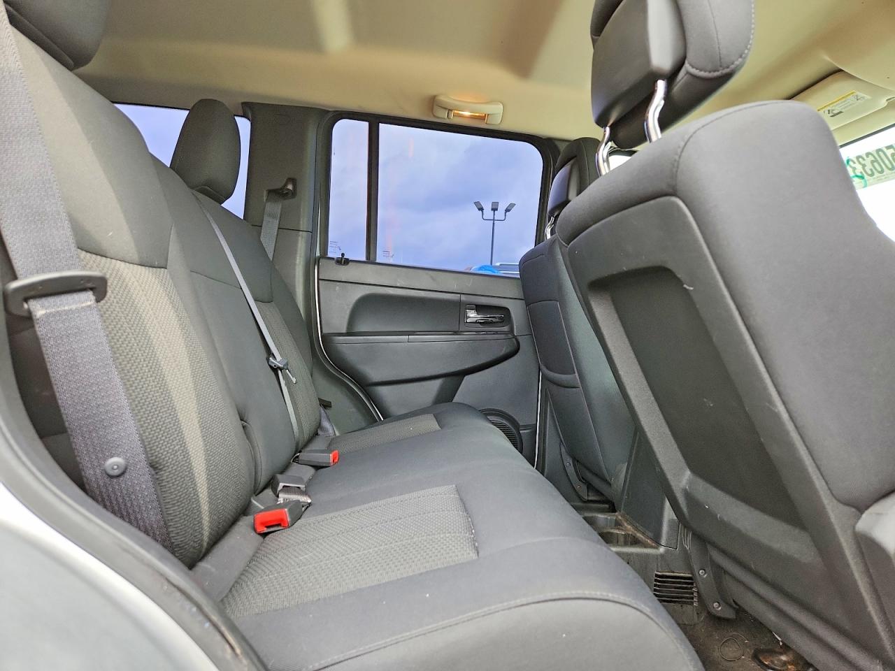 JEEP LIBERTY 2012 — 12