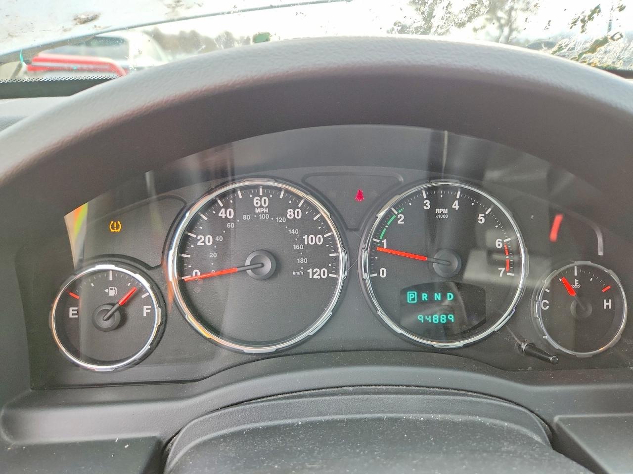 JEEP LIBERTY 2012 — 10