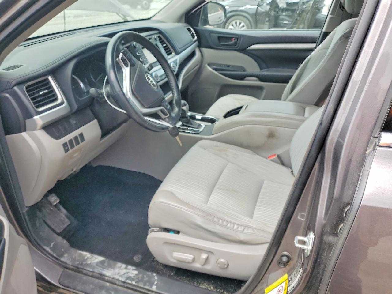 TOYOTA HIGHLANDER 2014 — 8