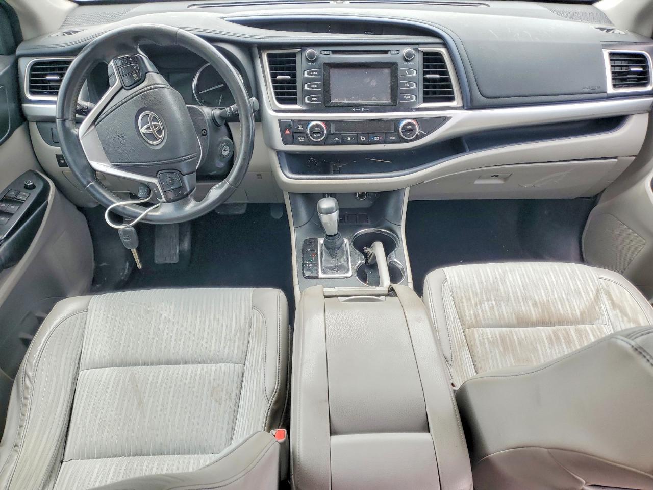 TOYOTA HIGHLANDER 2014 — 9