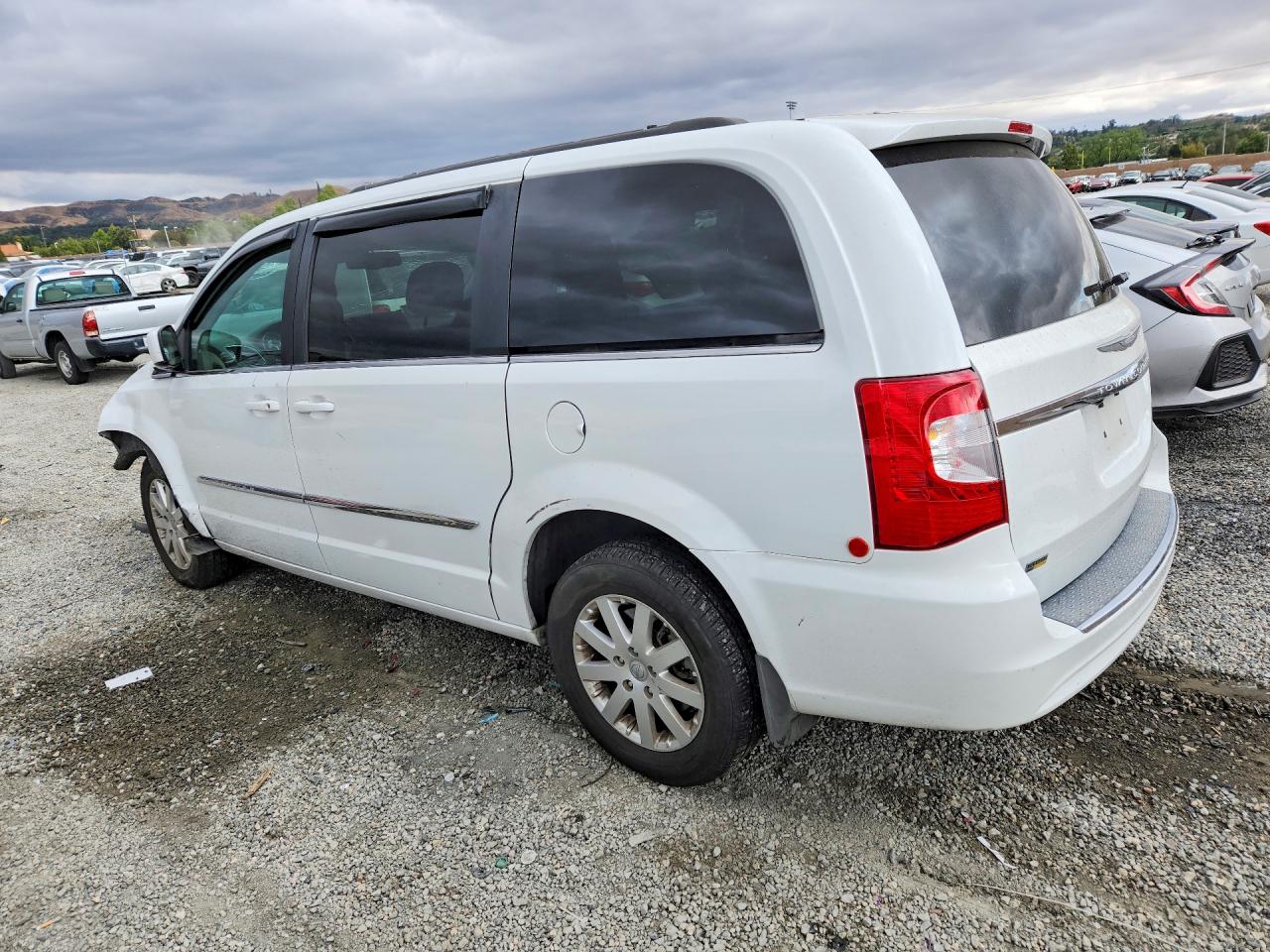 CHRYSLER TOWN & COUNTRY 2014 — 3