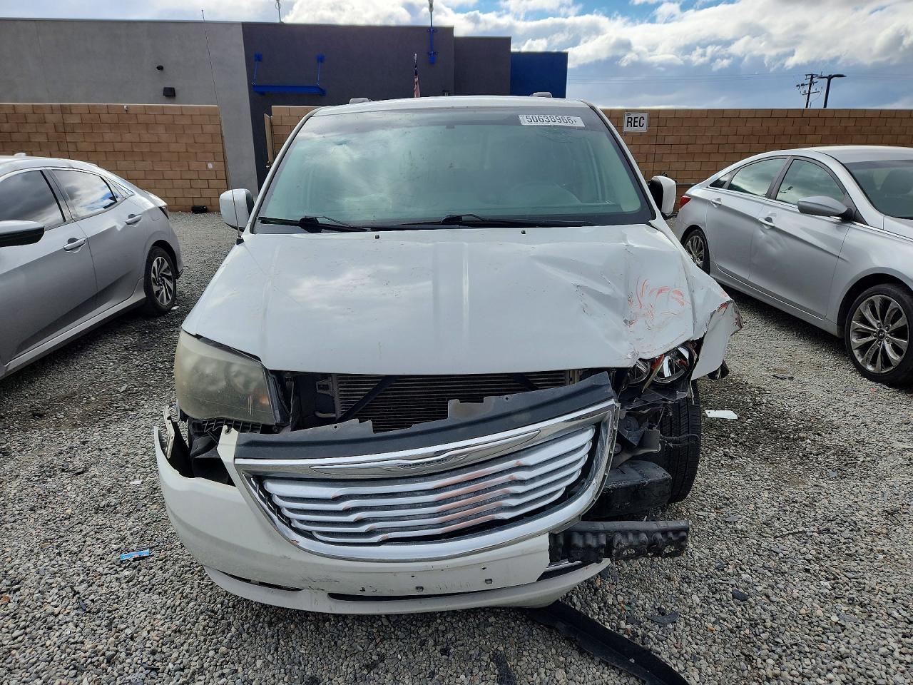 CHRYSLER TOWN & COUNTRY 2014 — 6