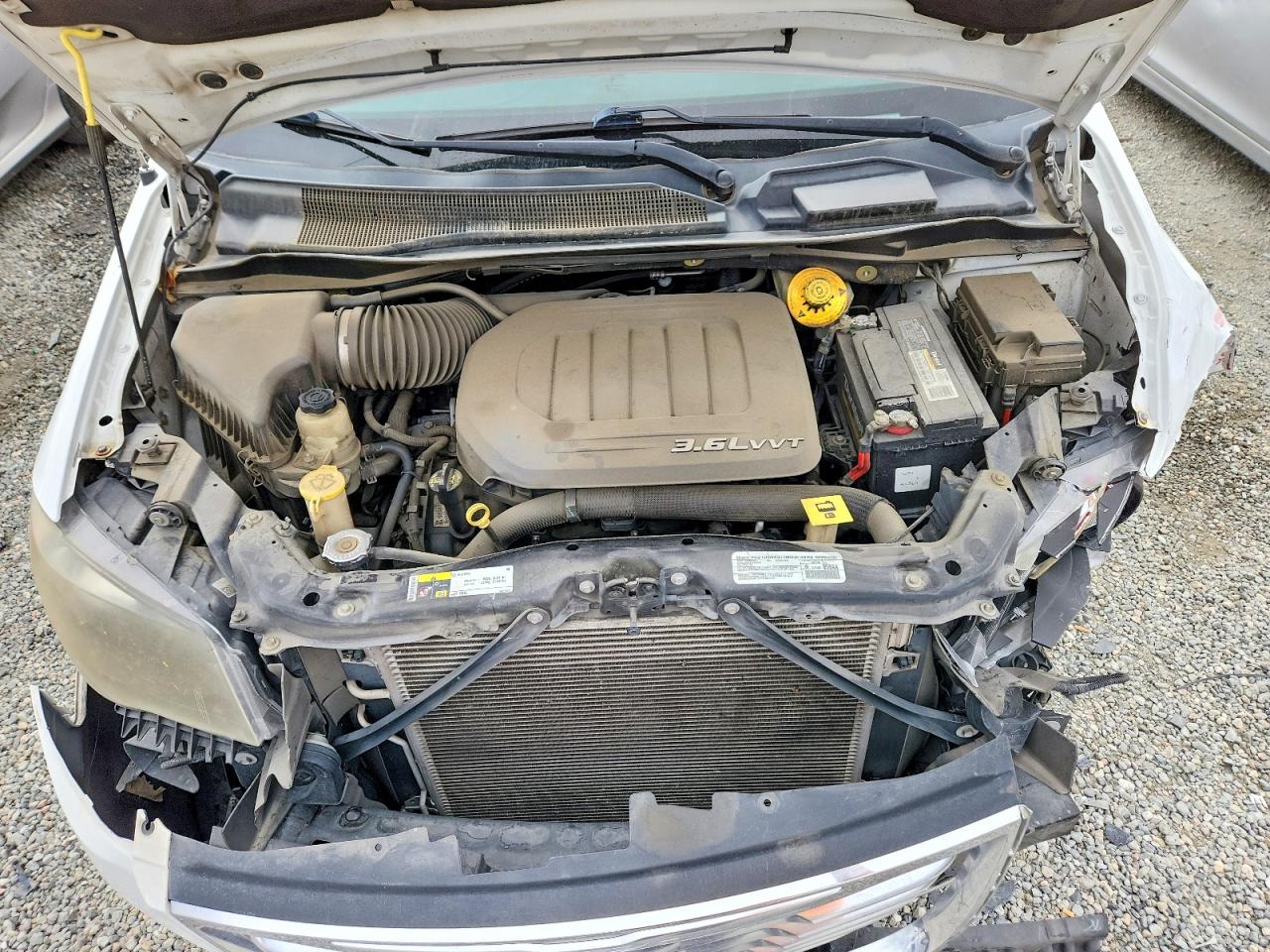 CHRYSLER TOWN & COUNTRY 2014 — 13
