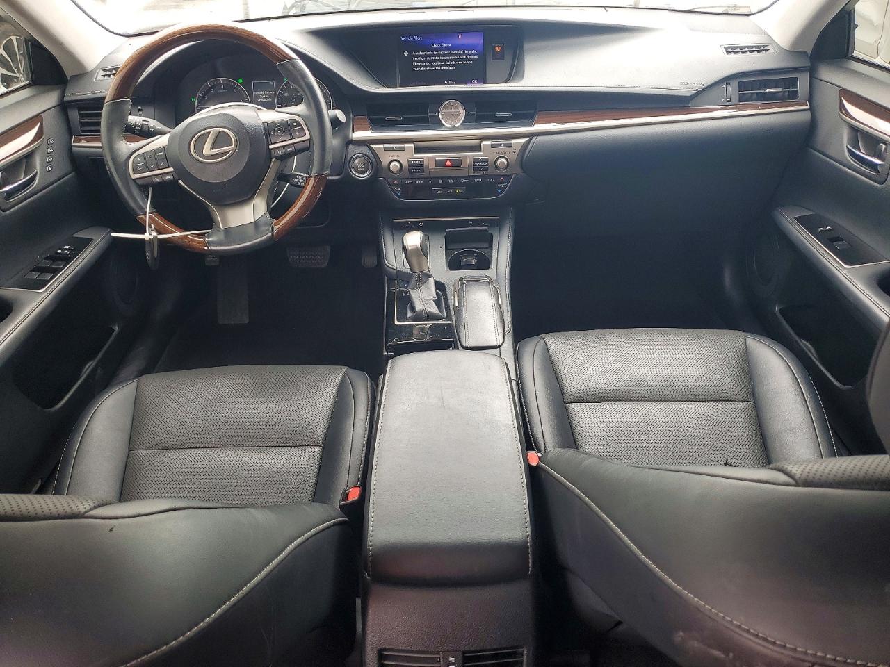 LEXUS ES 2018 — 9
