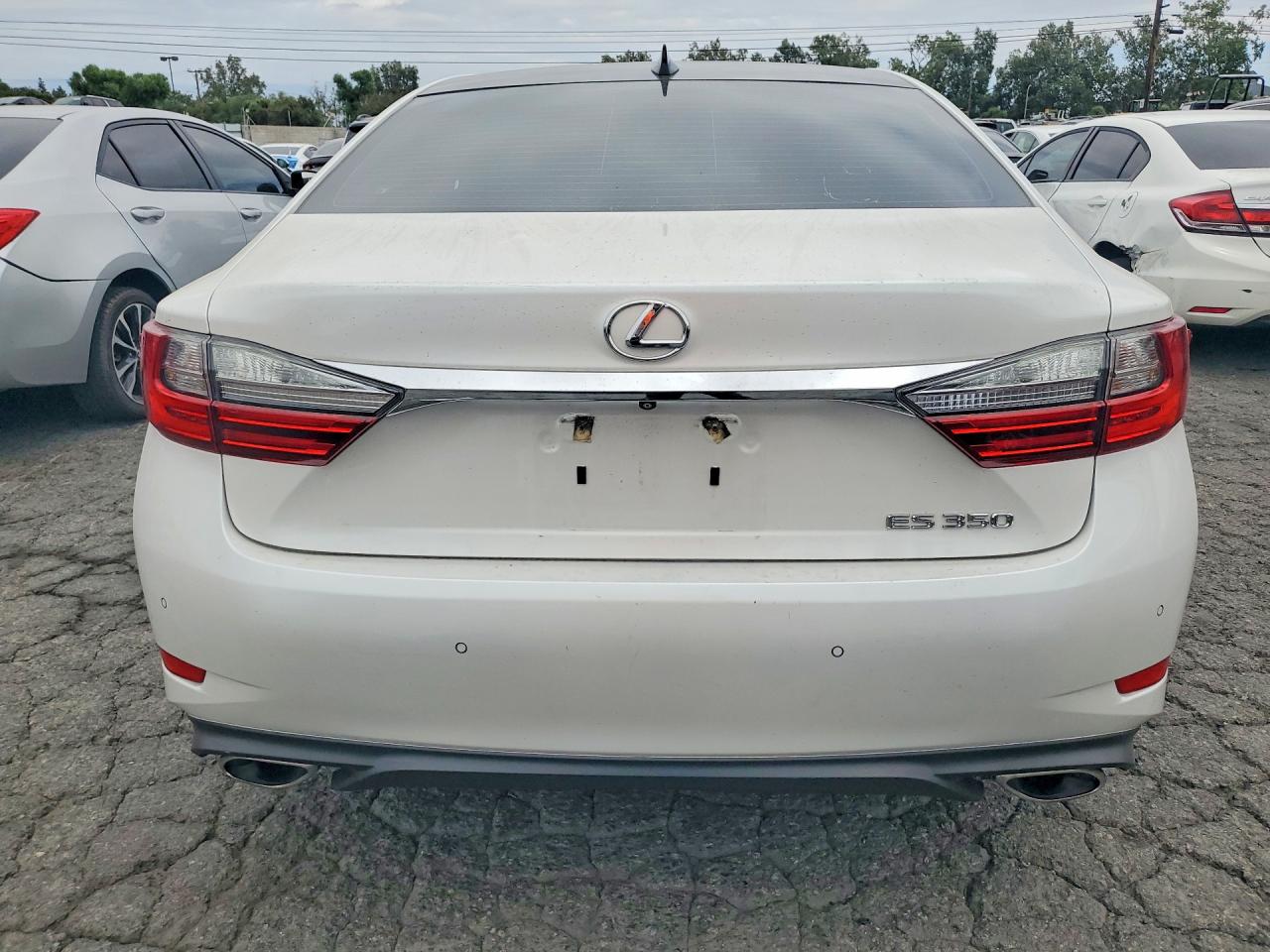 LEXUS ES 2018 — 7