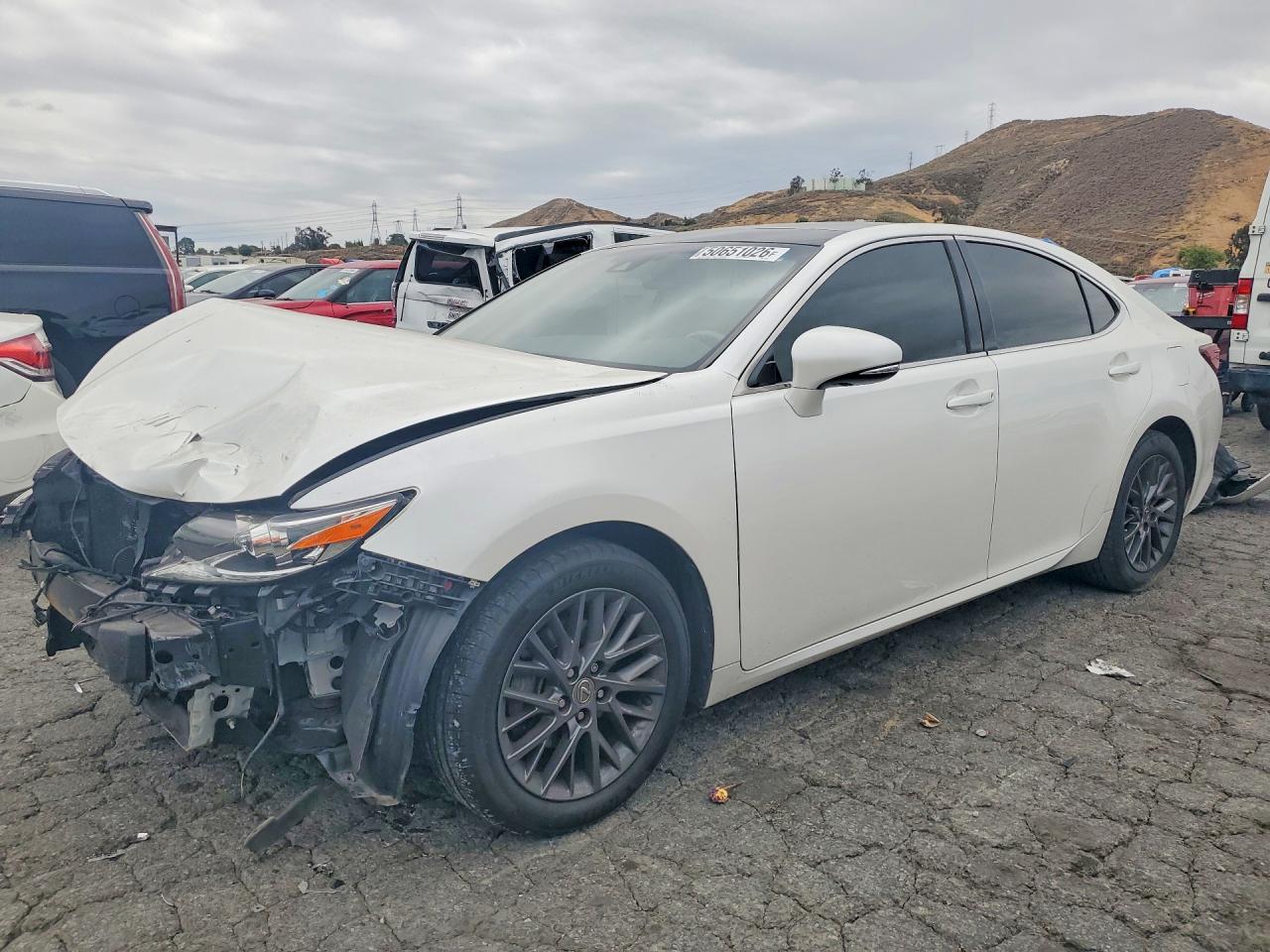 LEXUS ES 2018 — 2