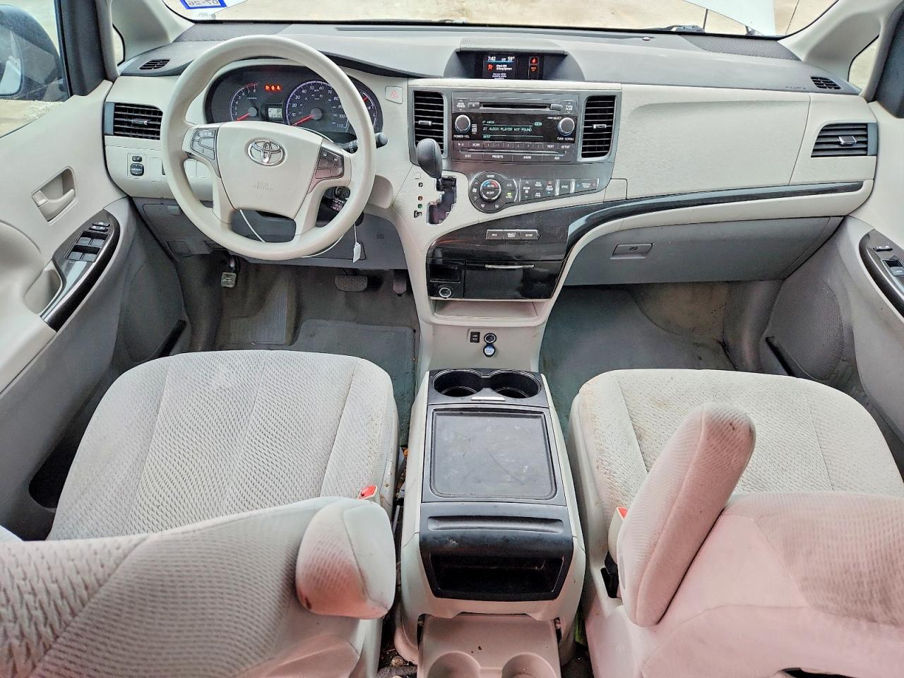 TOYOTA SIENNA 2013 — 9