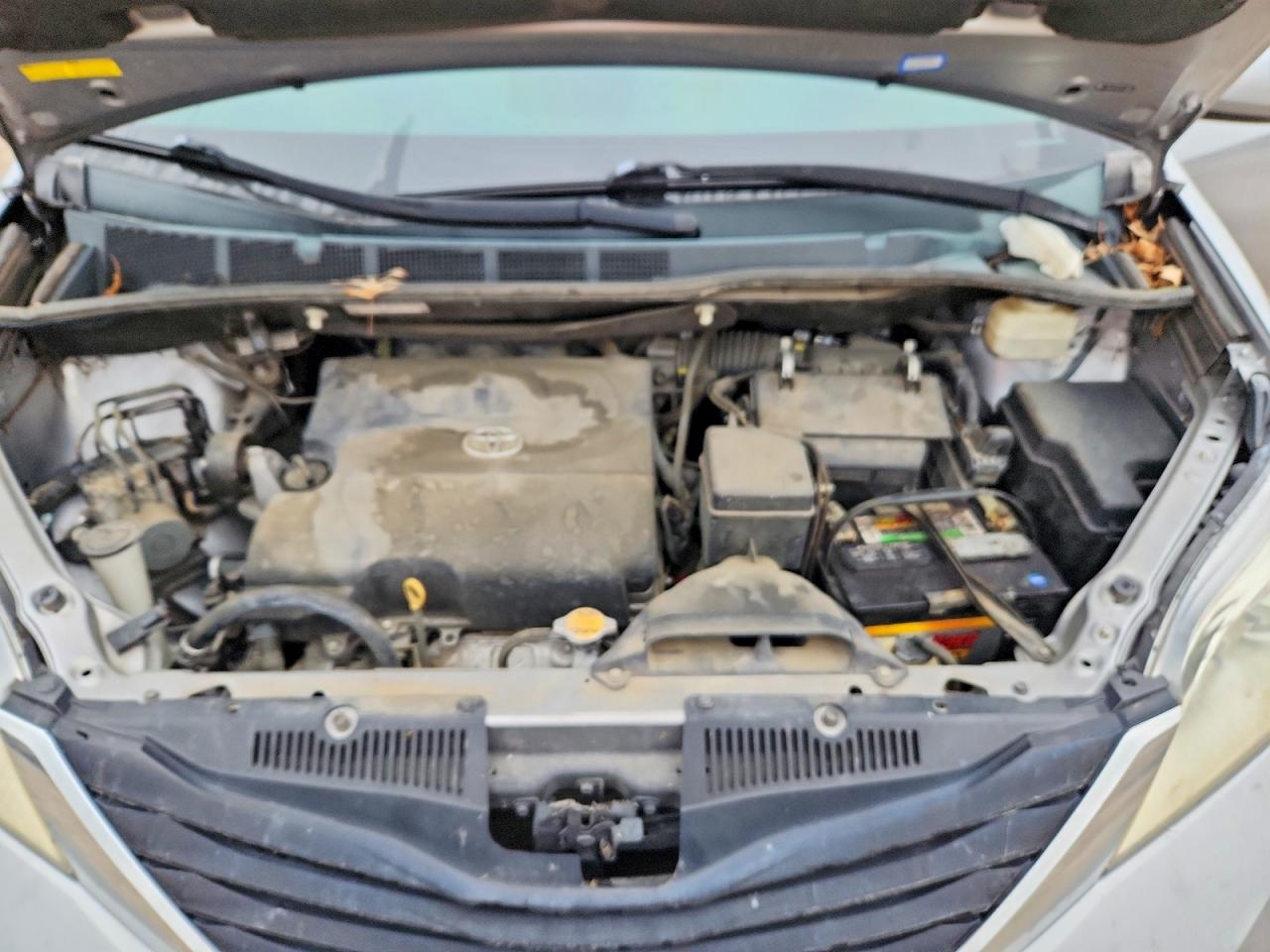 TOYOTA SIENNA 2013 — 13
