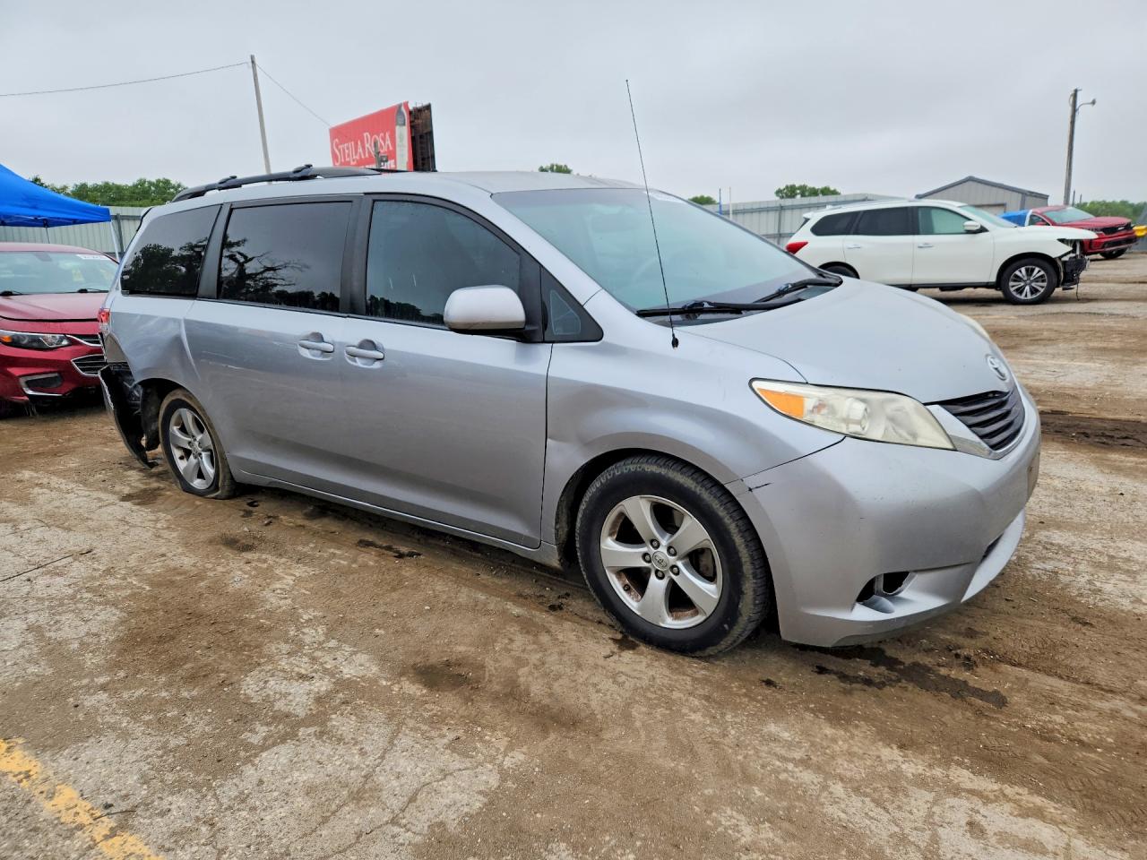 TOYOTA SIENNA 2013 — 5
