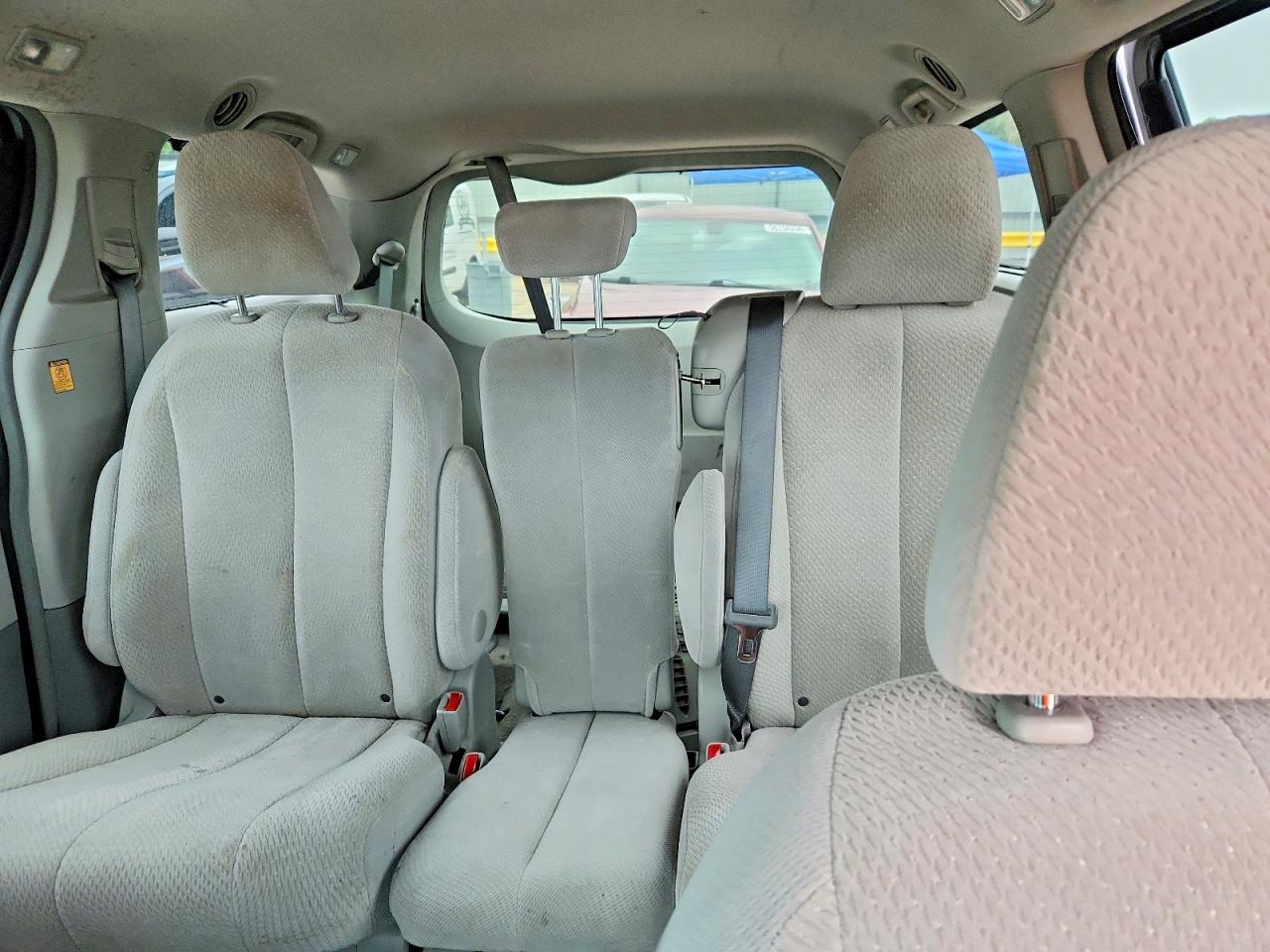 TOYOTA SIENNA 2013 — 11