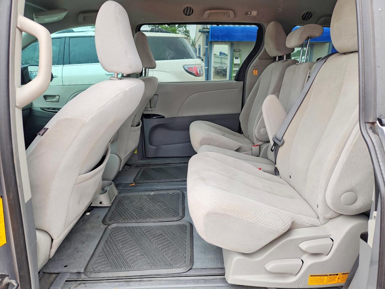 TOYOTA SIENNA 2013 — 12