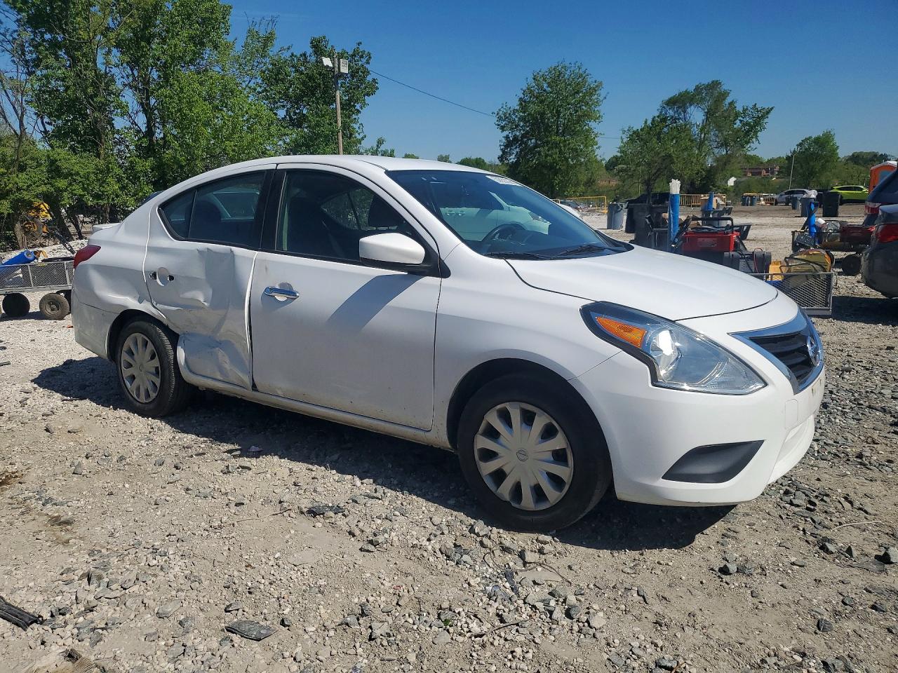 NISSAN VERSA 2019 — 5