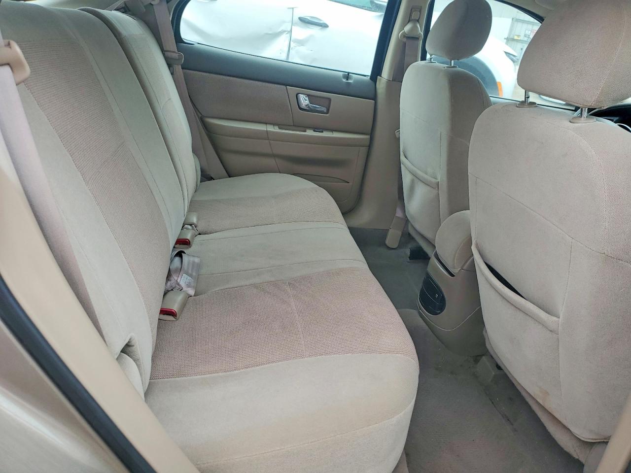 FORD TAURUS 2002 — 11