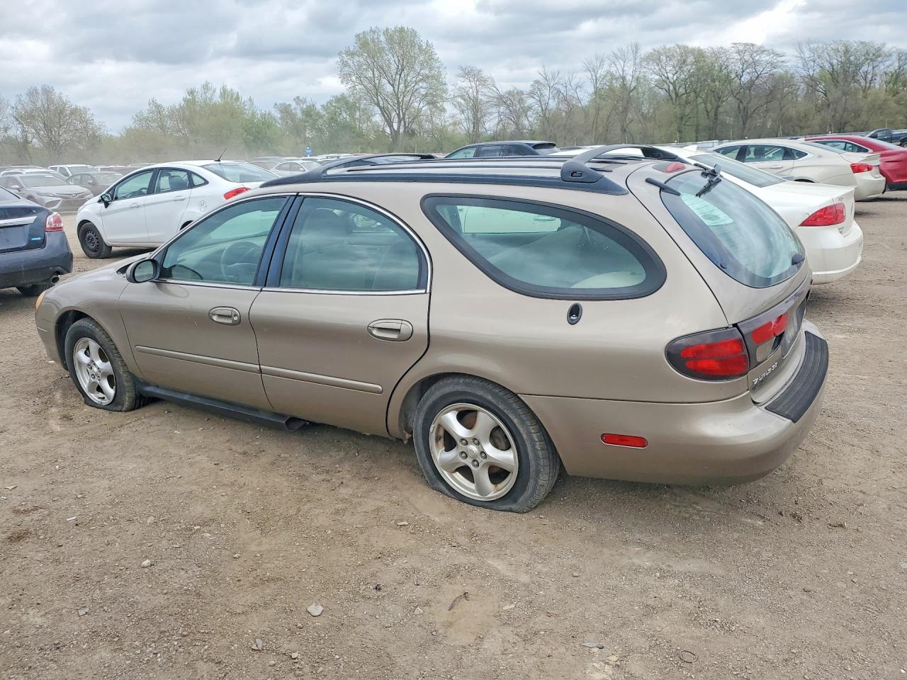 FORD TAURUS 2002 — 3