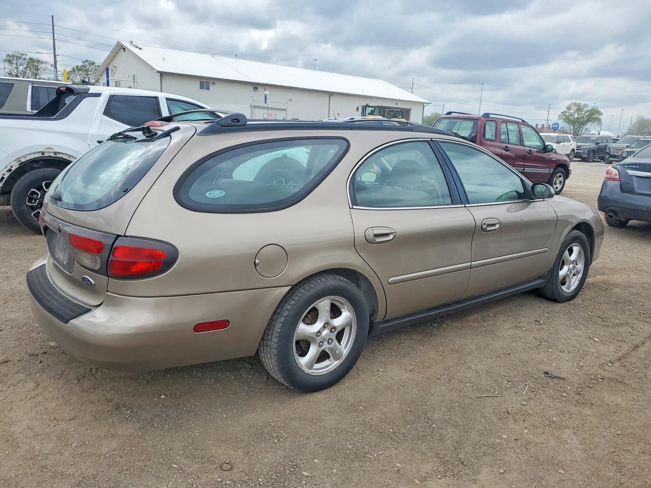 FORD TAURUS 2002 — 4
