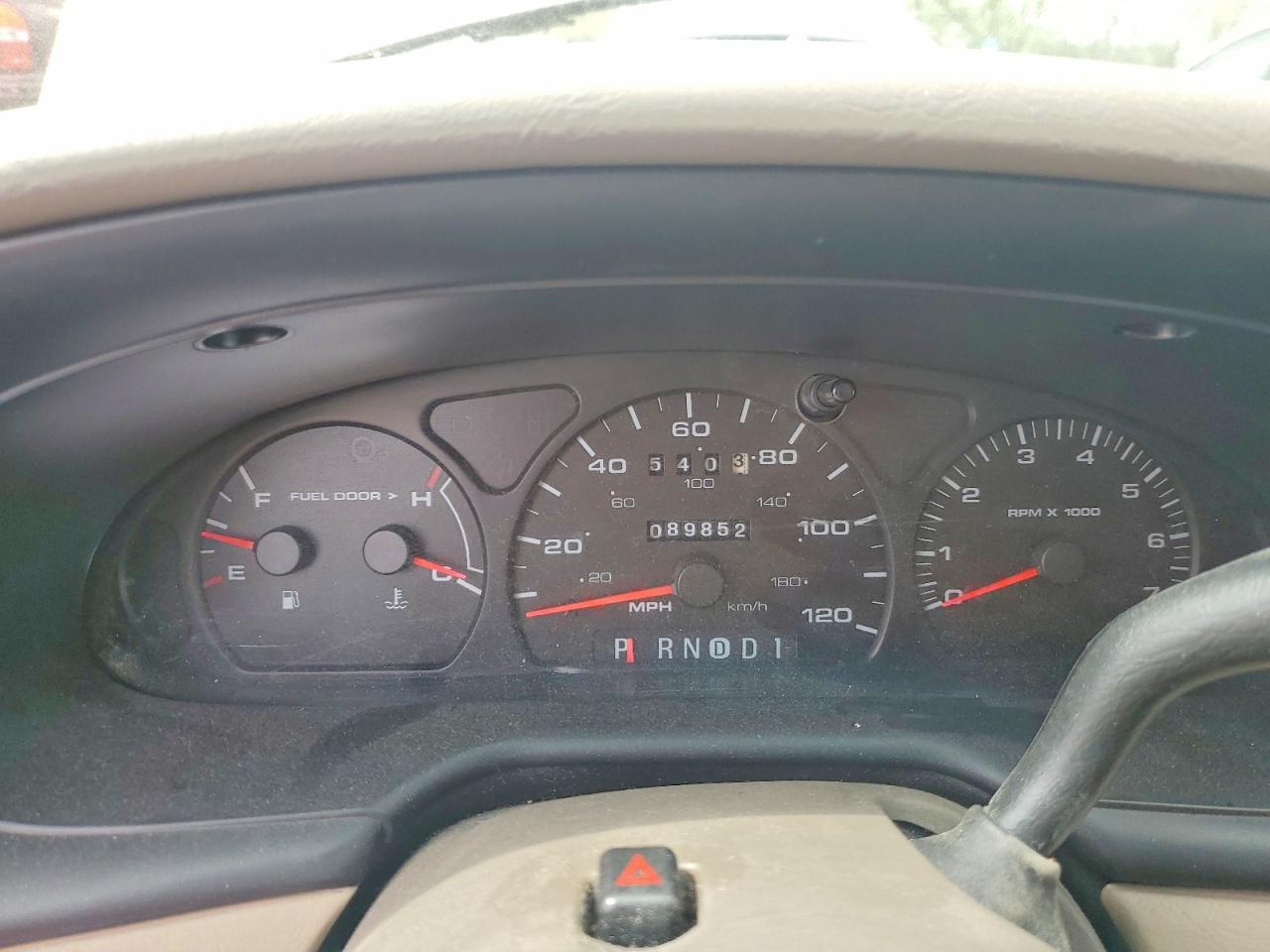 FORD TAURUS 2002 — 10
