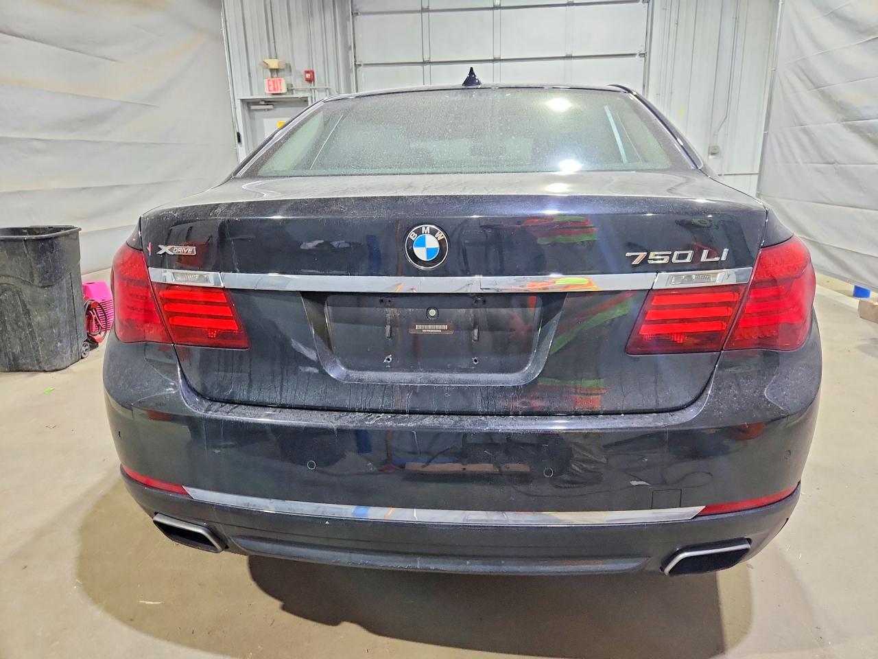 BMW 750 2013 — 7