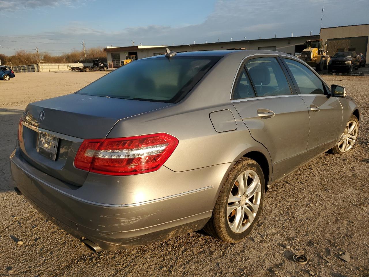 MERCEDES-BENZ E 2011 — 4
