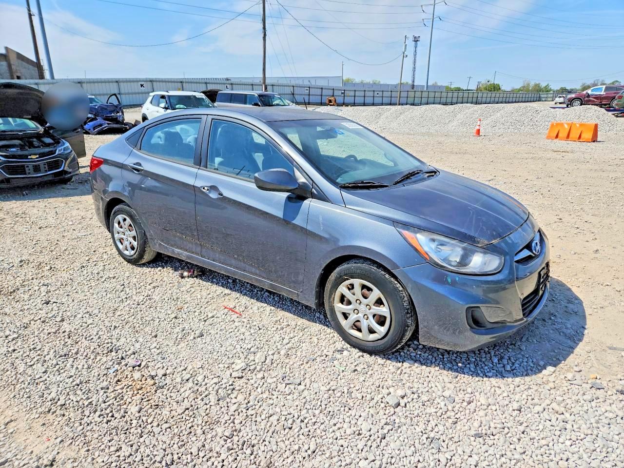 HYUNDAI ACCENT 2013 — 5