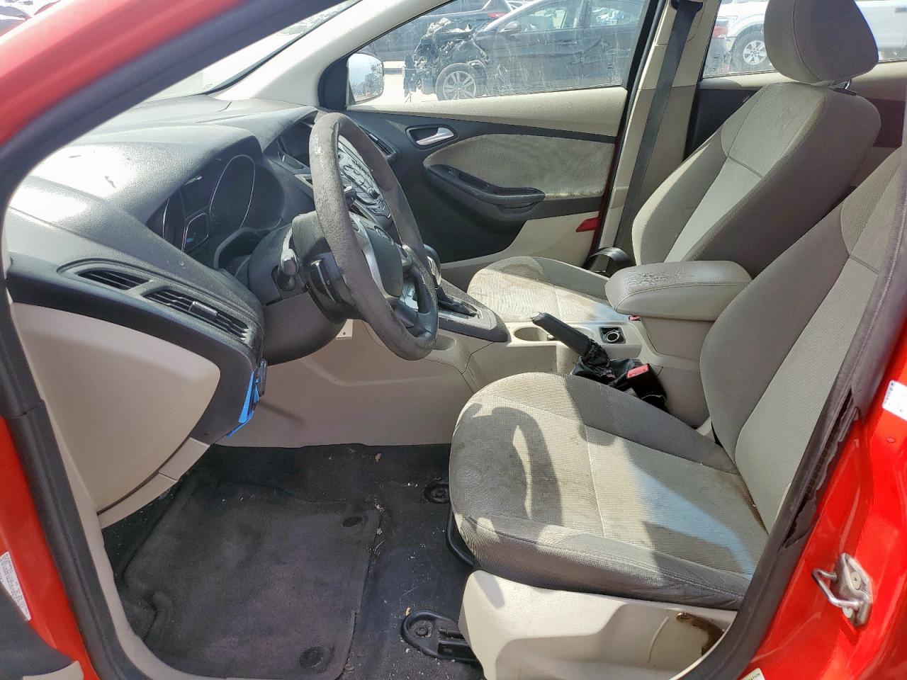 FORD FOCUS 2013 — 8