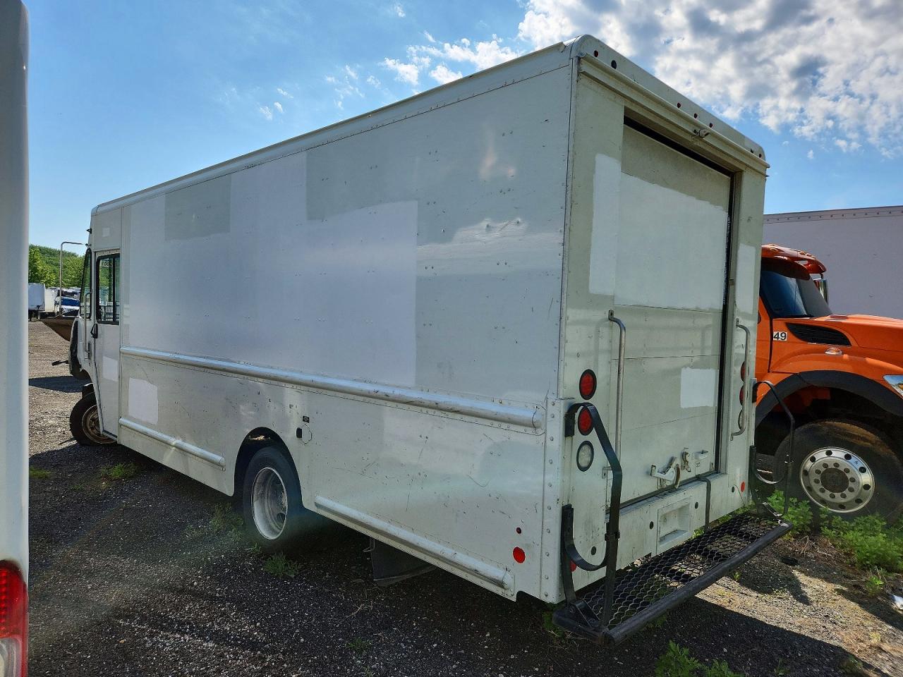 FREIGHTLINER CHASSIS 2021 — 4