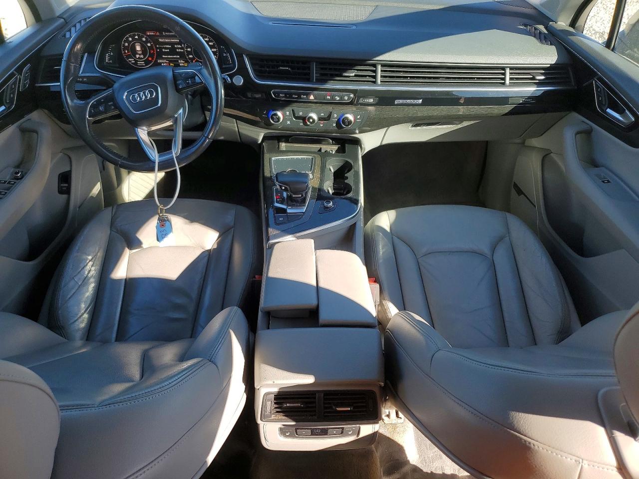 AUDI Q7 2017 — 9