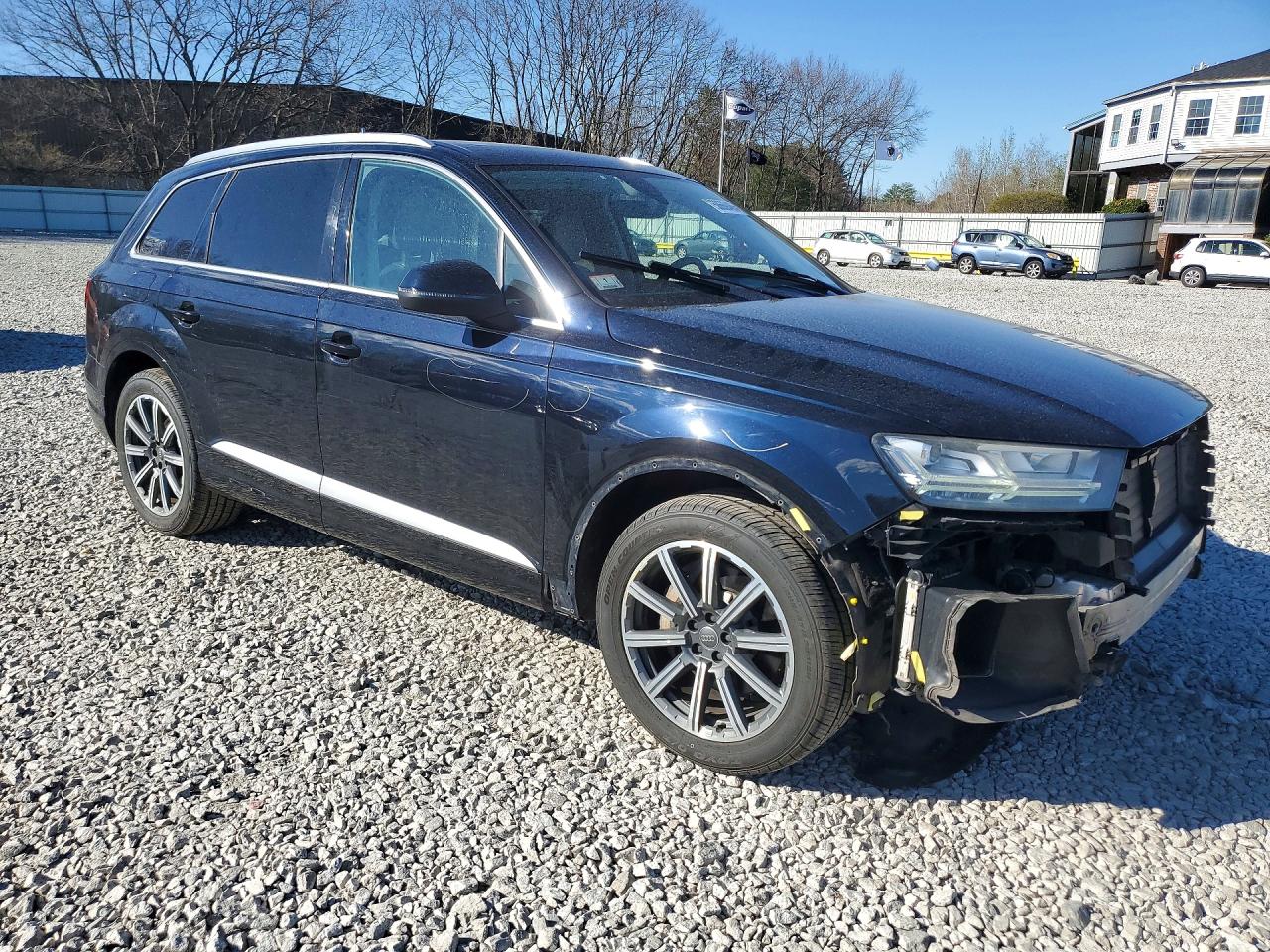 AUDI Q7 2017 — 5