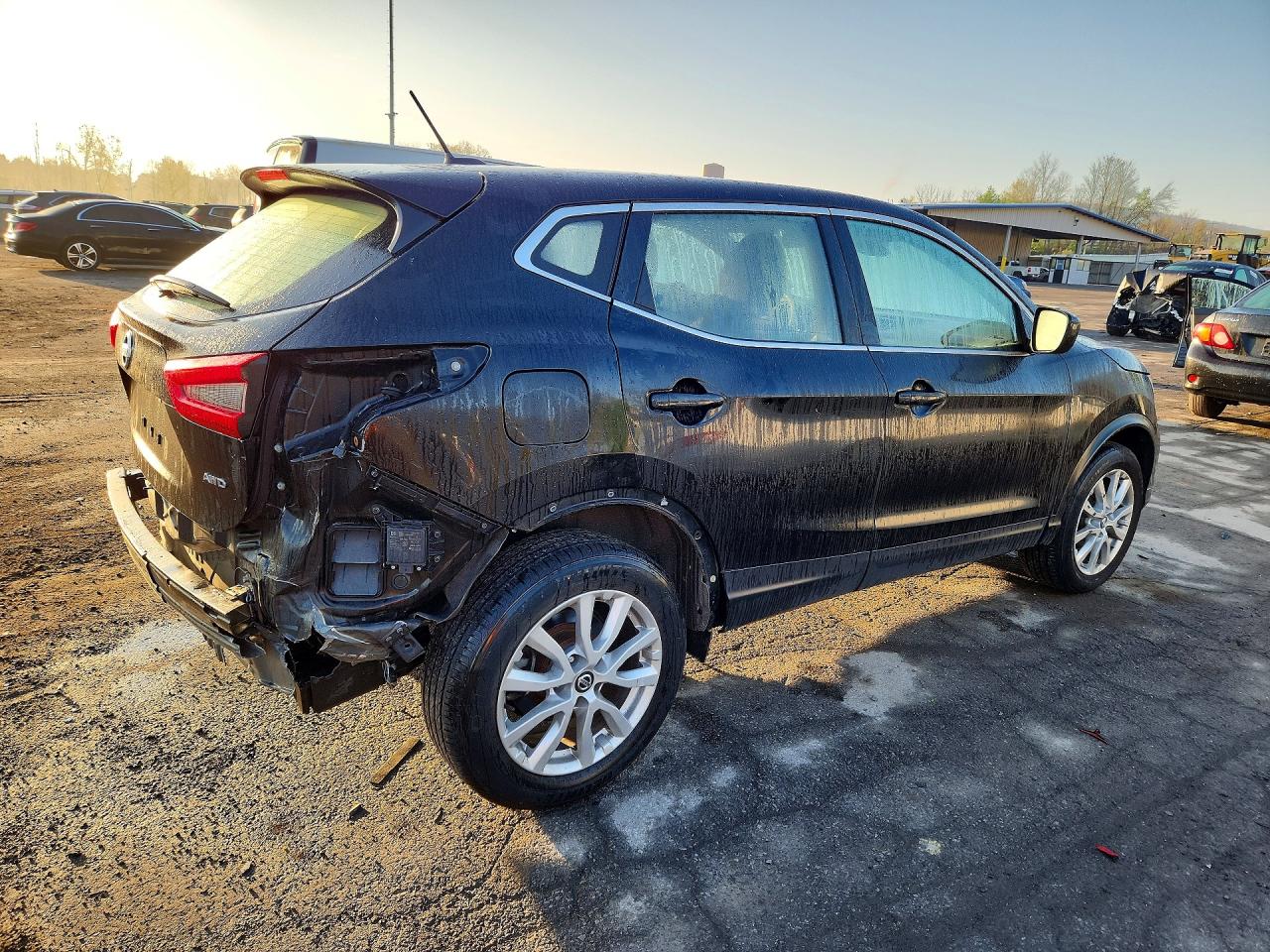 NISSAN ROGUE SPORT 2021 — 4