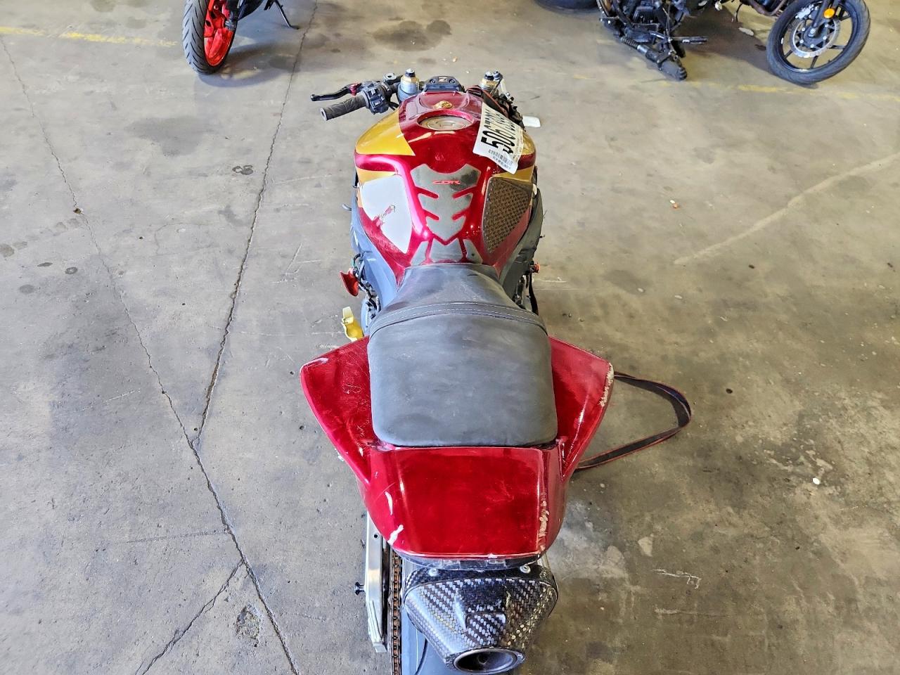 HONDA CBR1000 2006 — 7