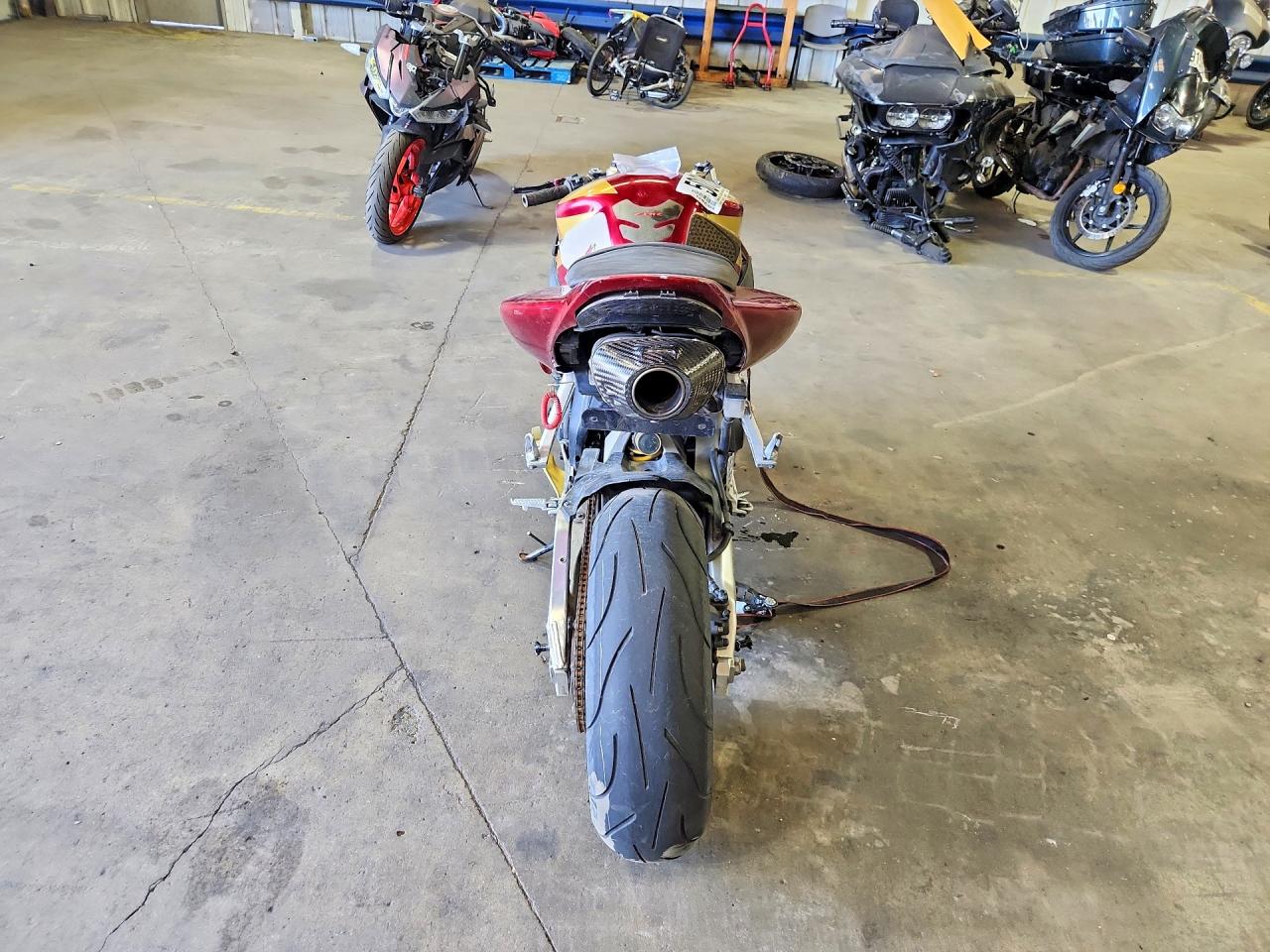 HONDA CBR1000 2006 — 5