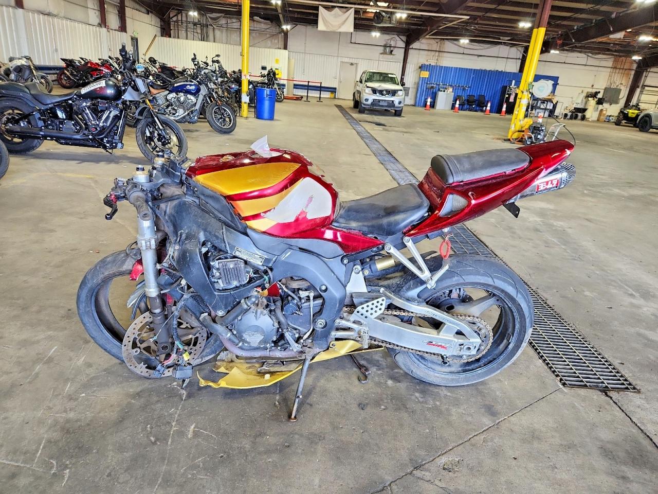 HONDA CBR1000 2006 — 4