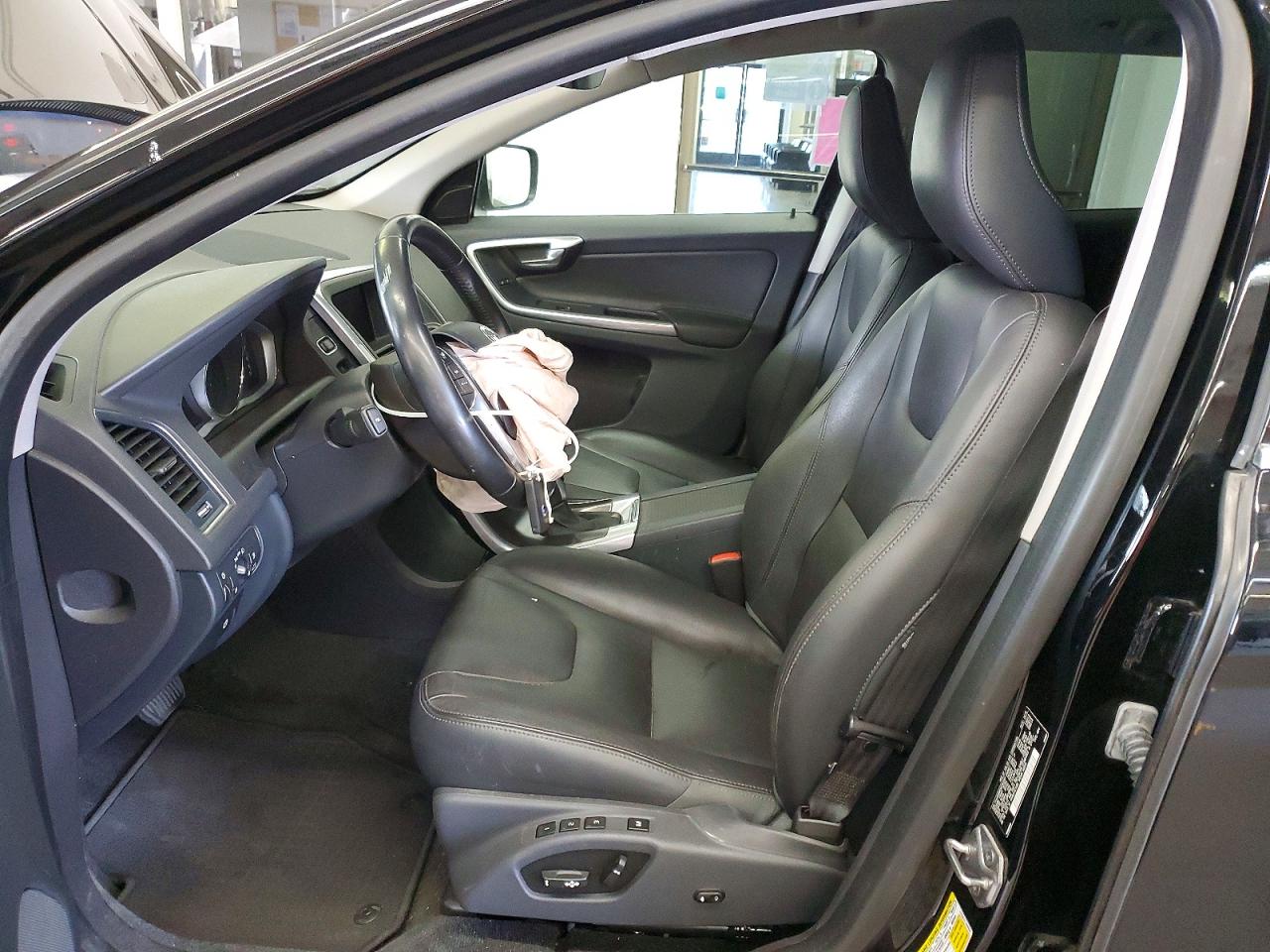 VOLVO XC60 2016 — 8