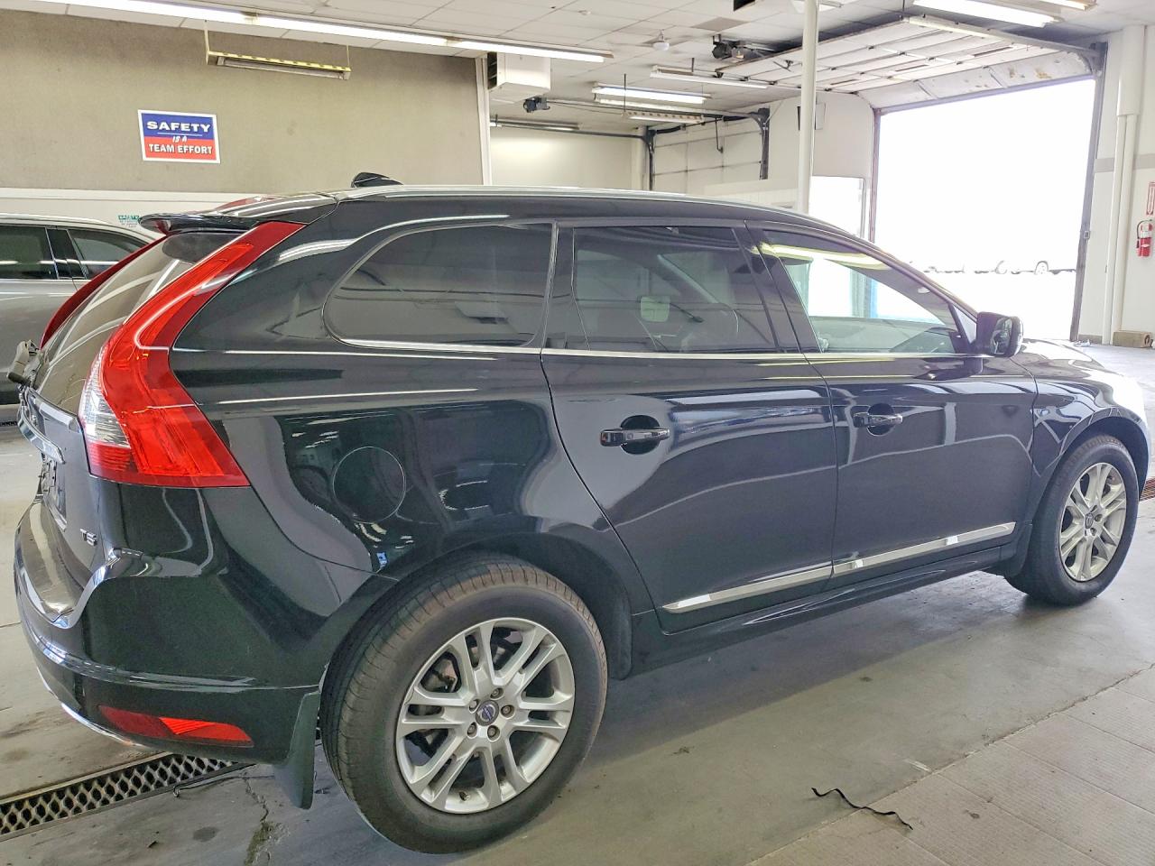 VOLVO XC60 2016 — 4