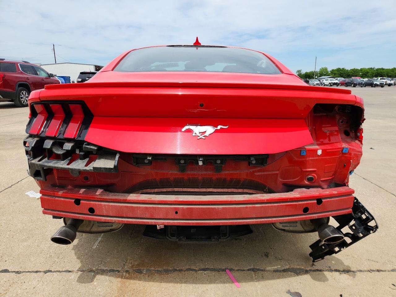 FORD MUSTANG 2024 — 7