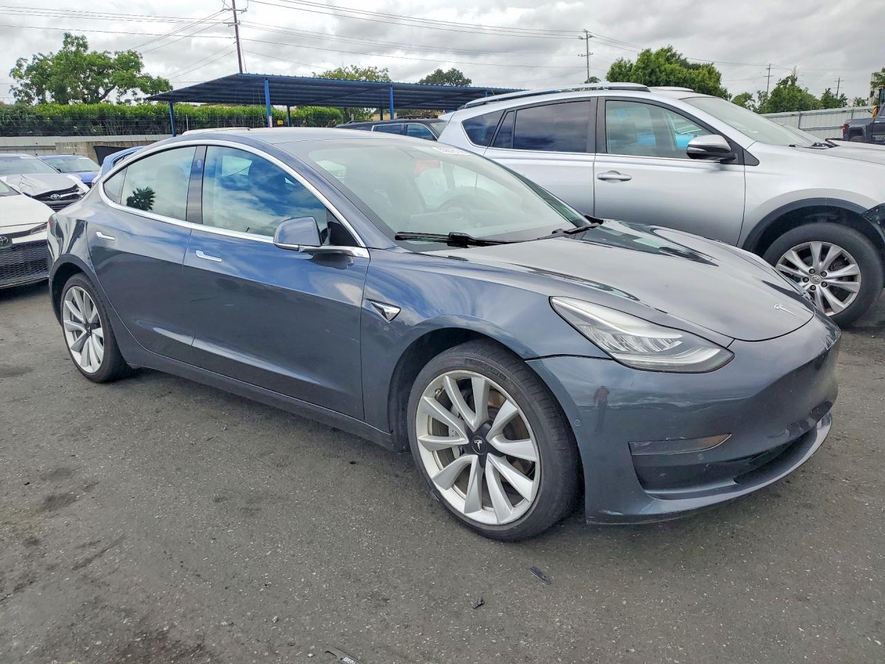 TESLA MODEL 3 2019 — 5
