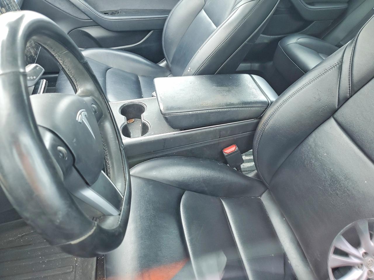 TESLA MODEL 3 2019 — 8