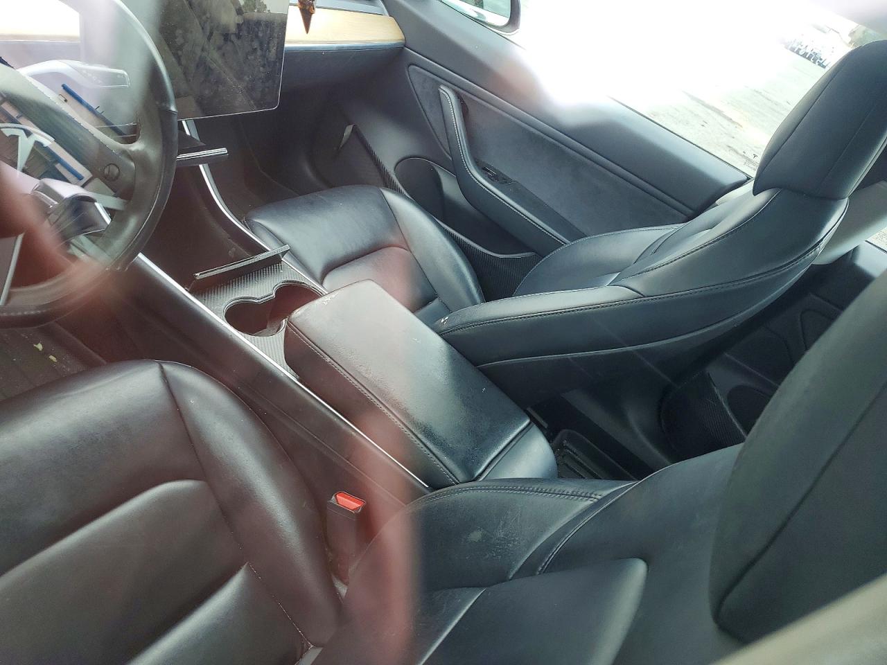TESLA MODEL 3 2019 — 9