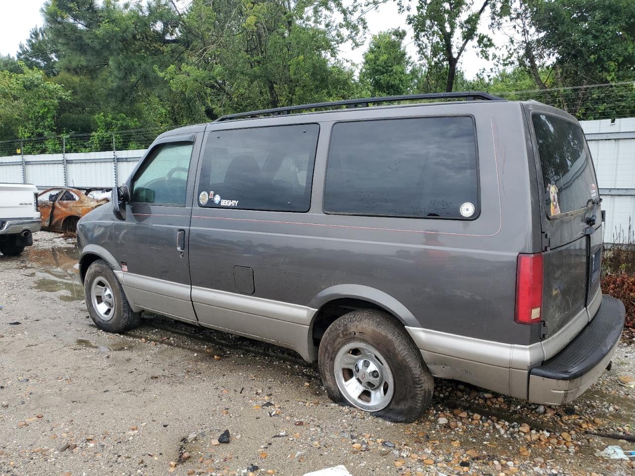 CHEVROLET ASTRO 2000 — 3