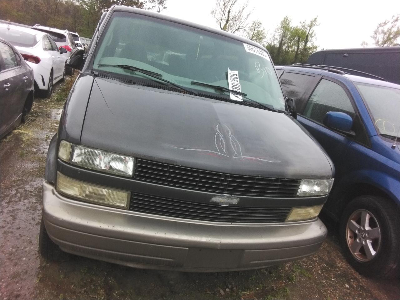 CHEVROLET ASTRO 2000 — 6