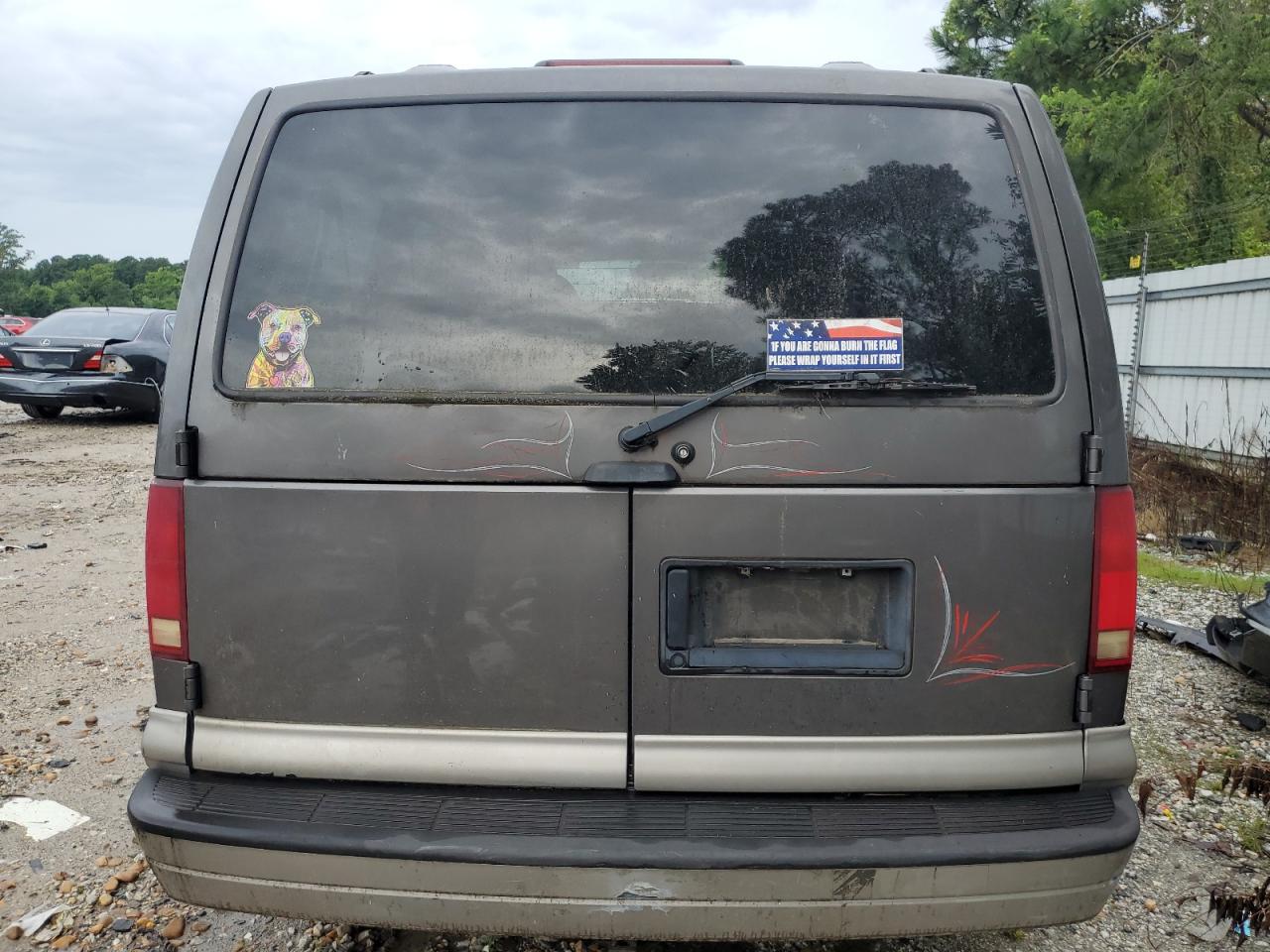 CHEVROLET ASTRO 2000 — 7