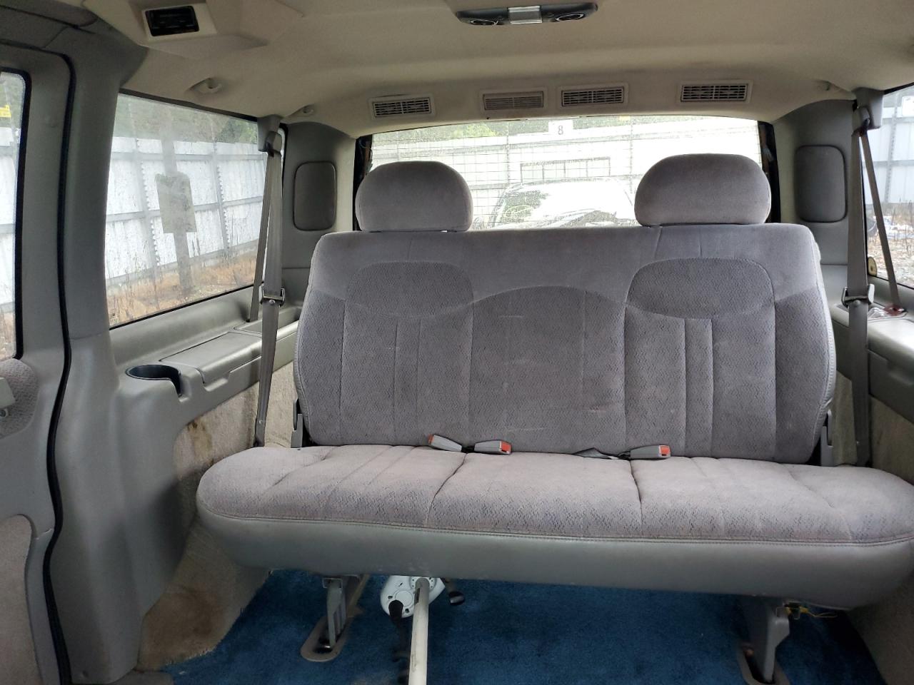 CHEVROLET ASTRO 2000 — 11