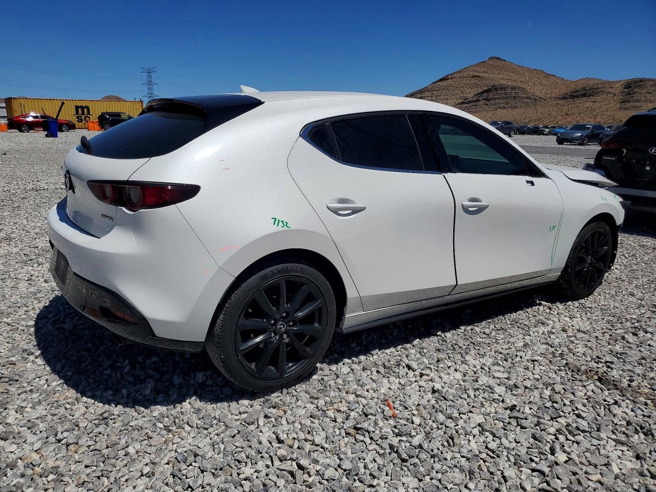 MAZDA 3 2021 — 4